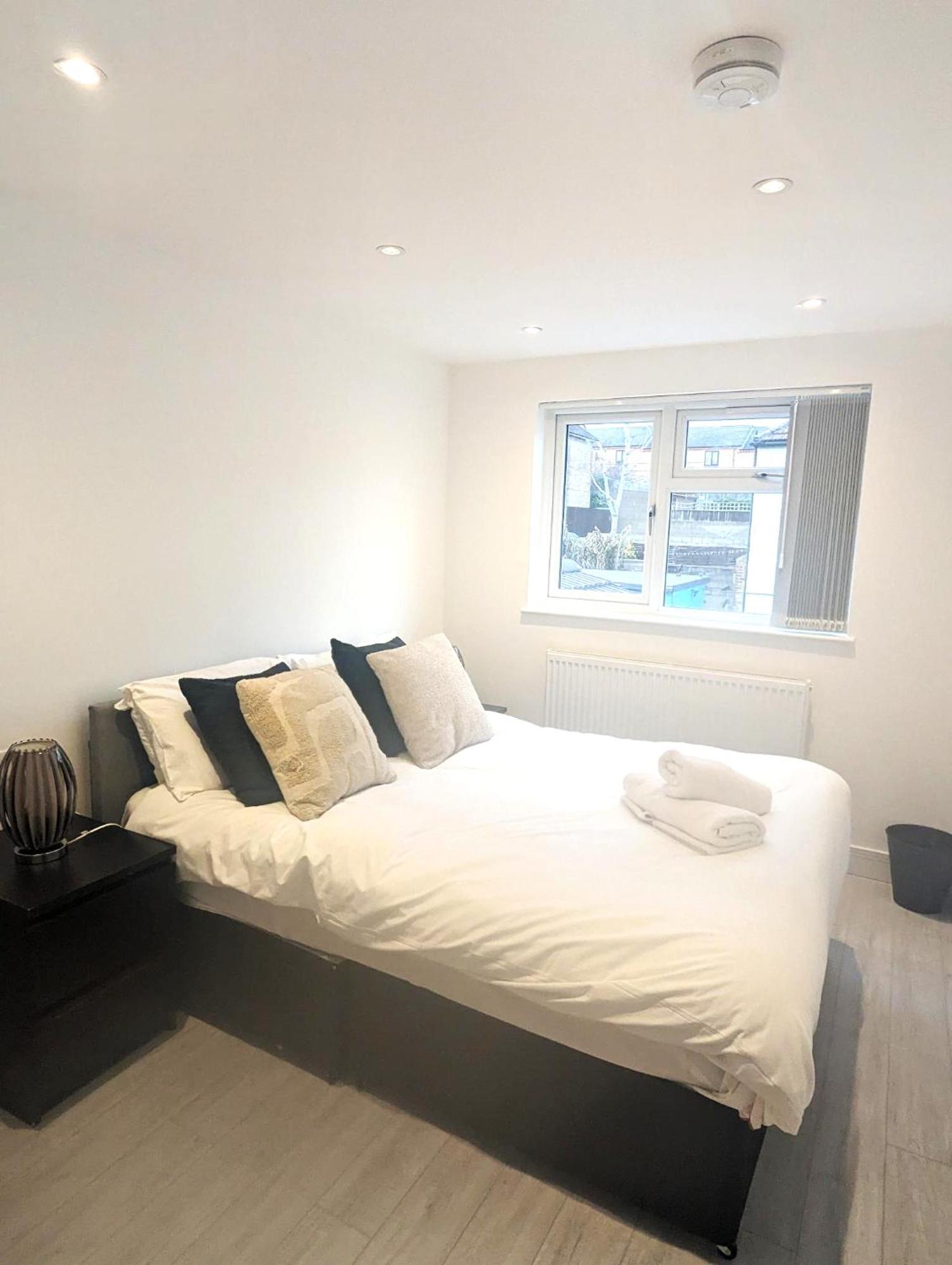 Pembroke Heights Aparthotel ชาแธม ภายนอก รูปภาพ