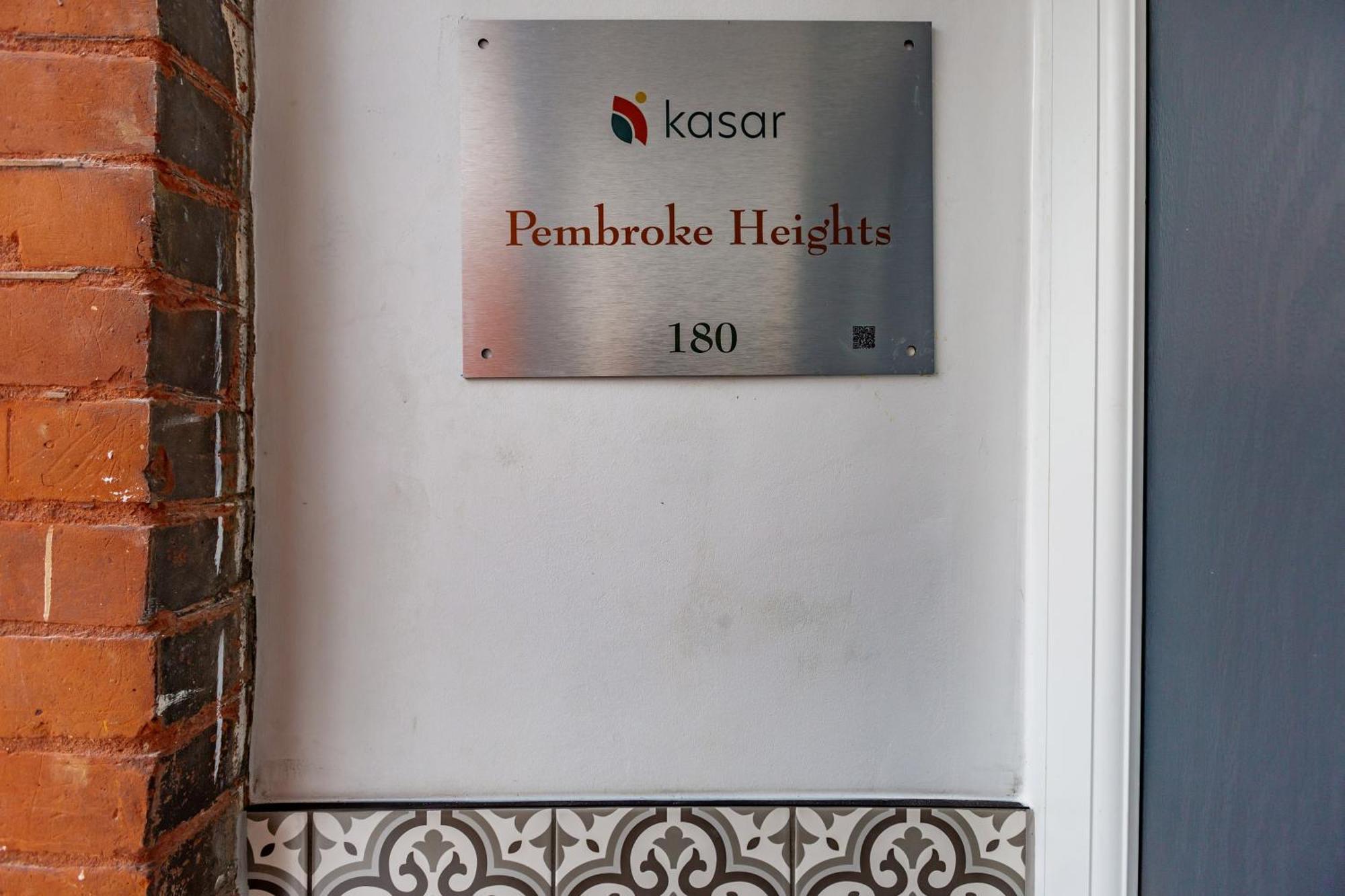 Pembroke Heights Aparthotel ชาแธม ภายนอก รูปภาพ