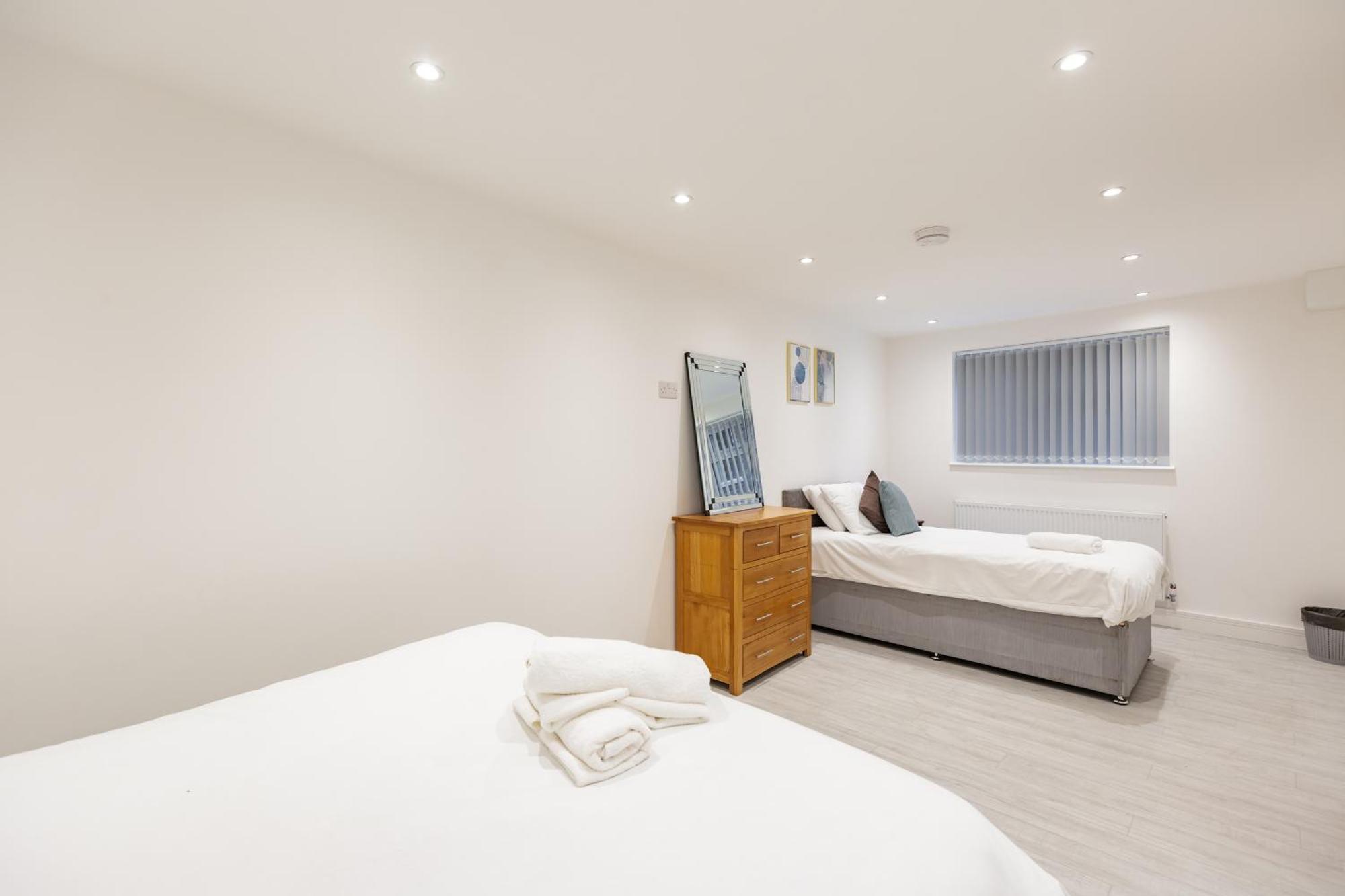 Pembroke Heights Aparthotel ชาแธม ภายนอก รูปภาพ